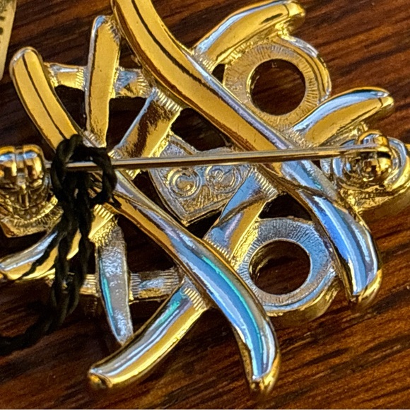 Swarovski Swan Signed Crystal XO Brooch Tic Tac Toe Game Love Kisses Hearts Pin - Picture 5 of 5